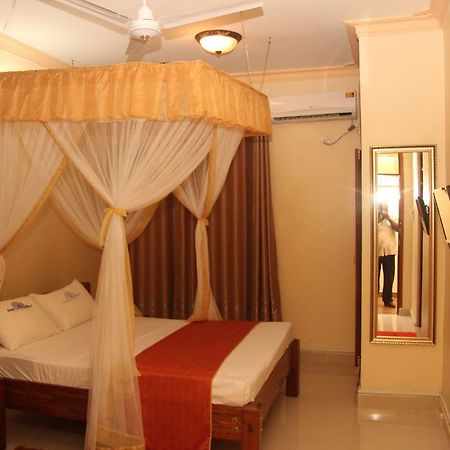 Jambo Travellers Hotel Mtwapa Bagian luar foto