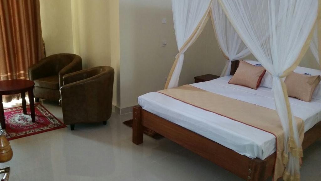 Jambo Travellers Hotel Mtwapa Bagian luar foto