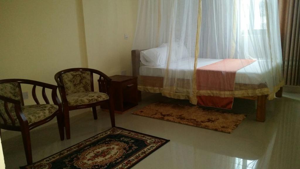 Jambo Travellers Hotel Mtwapa Bagian luar foto