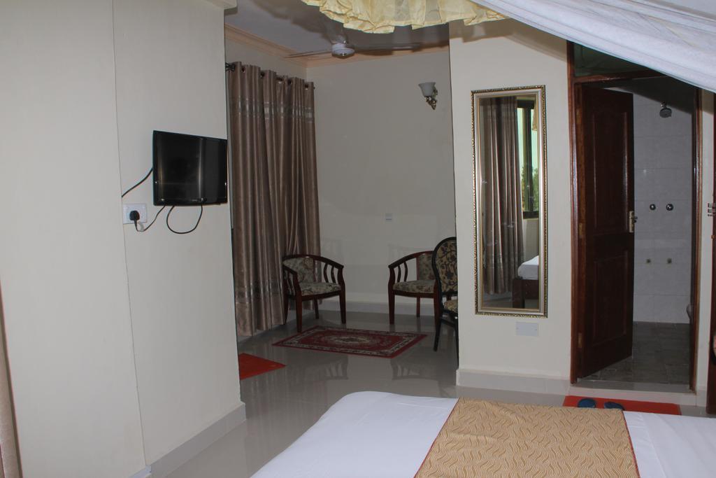 Jambo Travellers Hotel Mtwapa Bagian luar foto