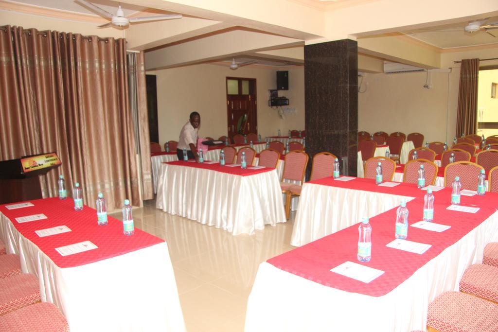 Jambo Travellers Hotel Mtwapa Bagian luar foto